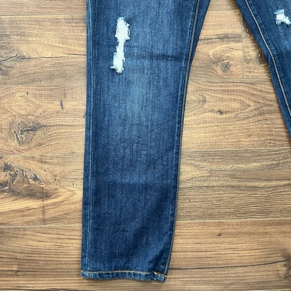 Cabi Women's 4 Slim Boyfriend Jeans Dark Blue Wash Distressed Denim Stretch 3045 - Picture 5 of 14